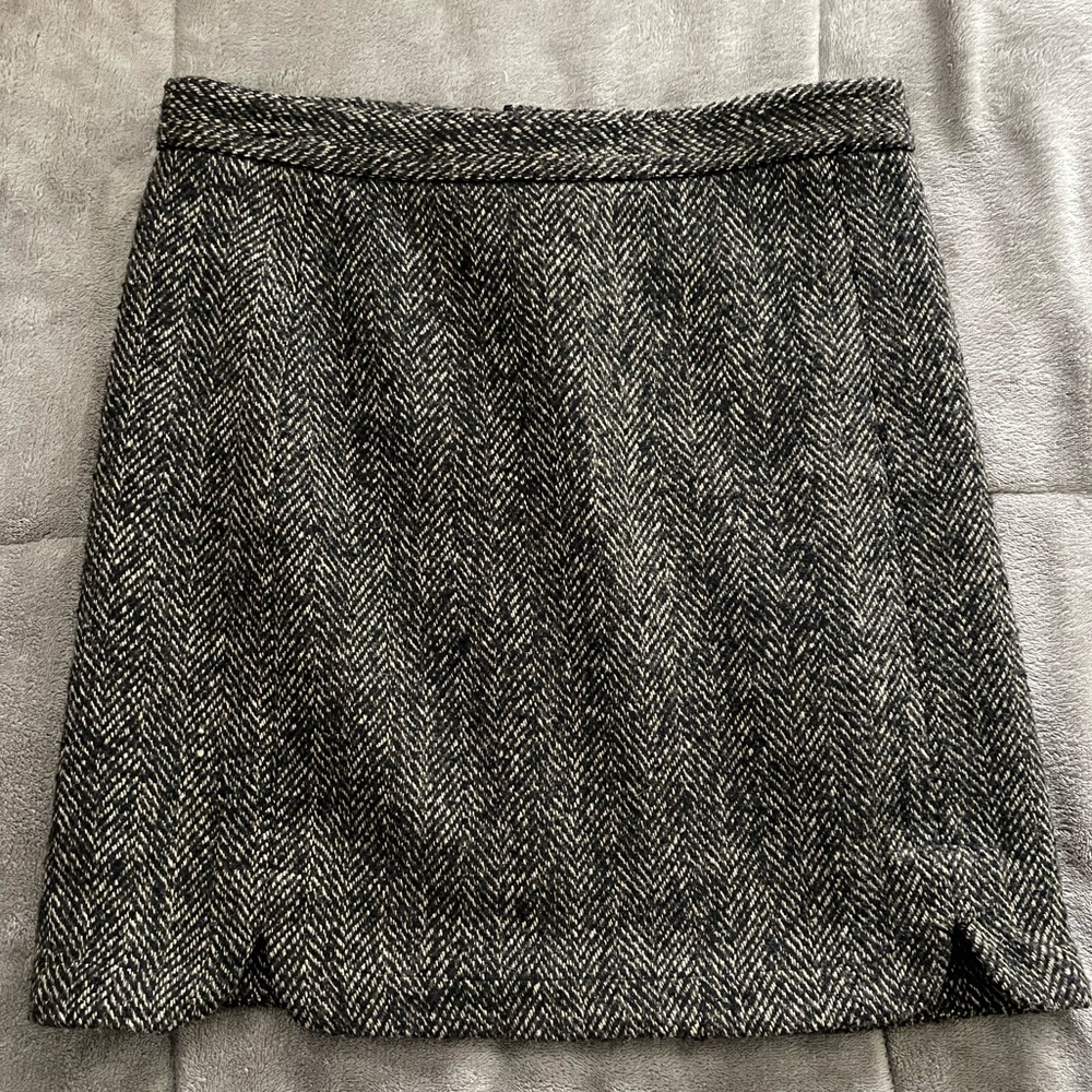 LIKE NEW! LOFT Black and Brown Herringbone Tweed Skirt size 2P